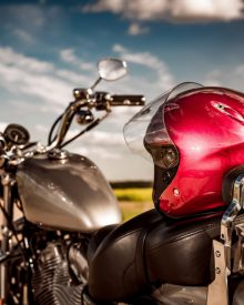 Czym charakteryzują się kaski motocyklowe integralne?