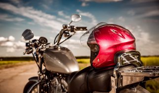 Czym charakteryzują się kaski motocyklowe integralne?